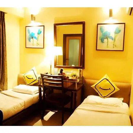 Vista Rooms Near Marine Lines Station
